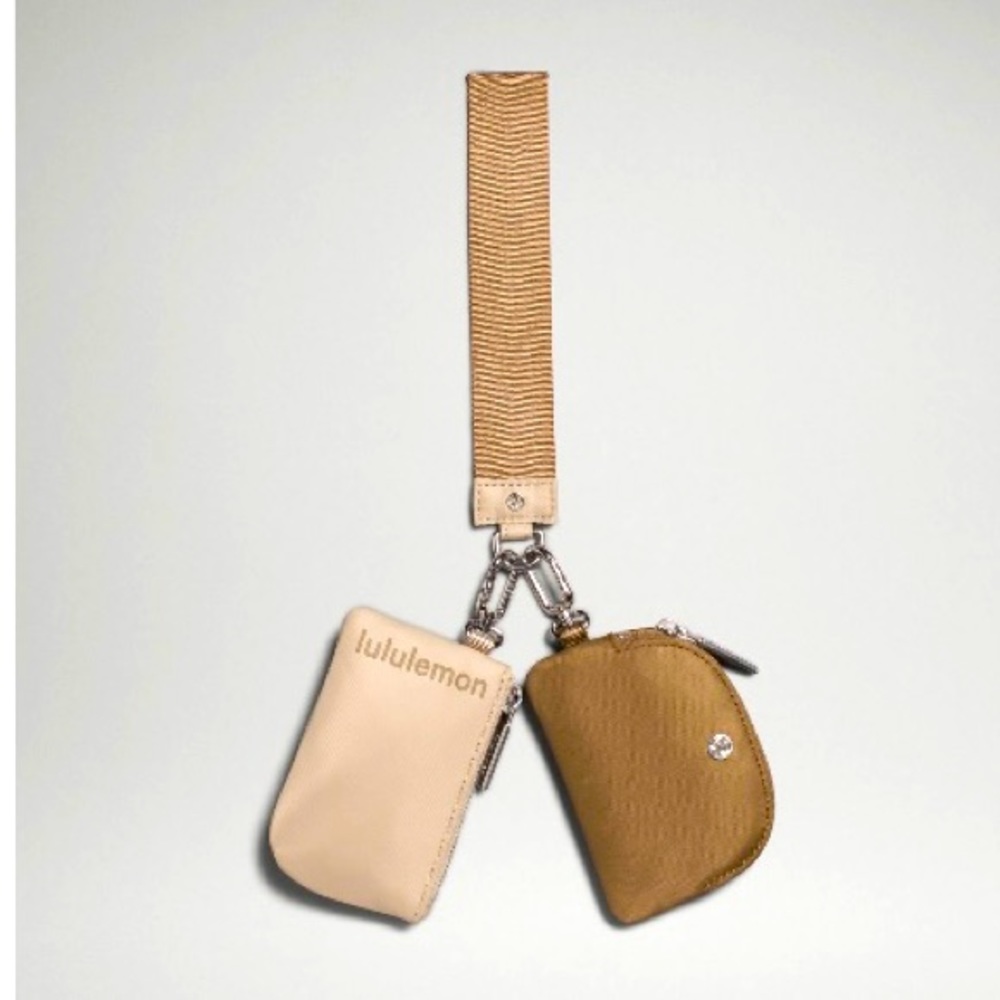 LULULEMON DUAL POUCH WRISTLET IN ALLSPICE/TRENCH
